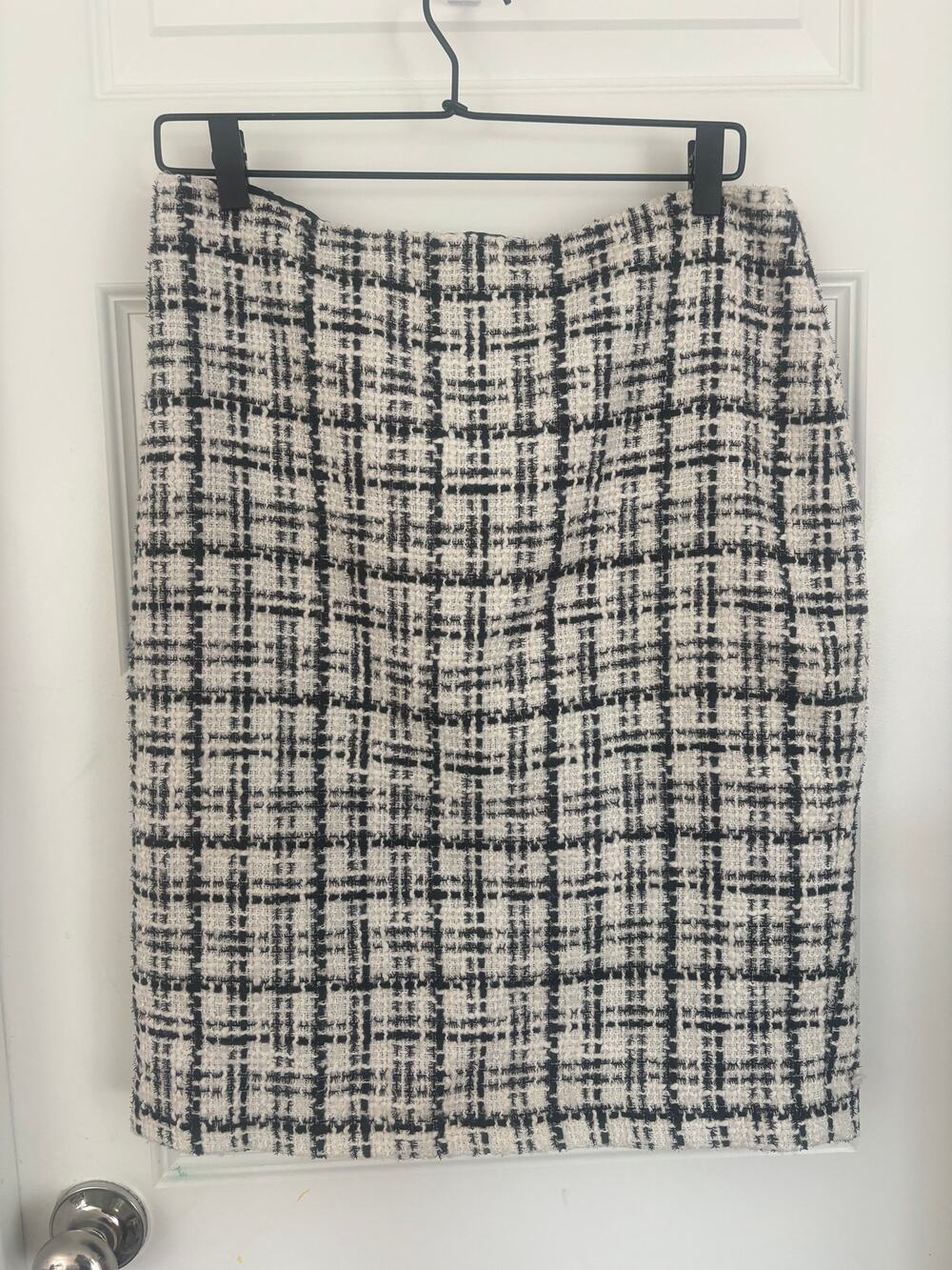 White House Black Market Tweed Pencil Skirt Sz 10 Black & Cream Plaid